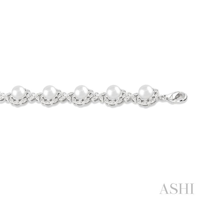 ASHI Silver Floral Pearl & Diamond Bracelet 88318PPSSWPSLTB