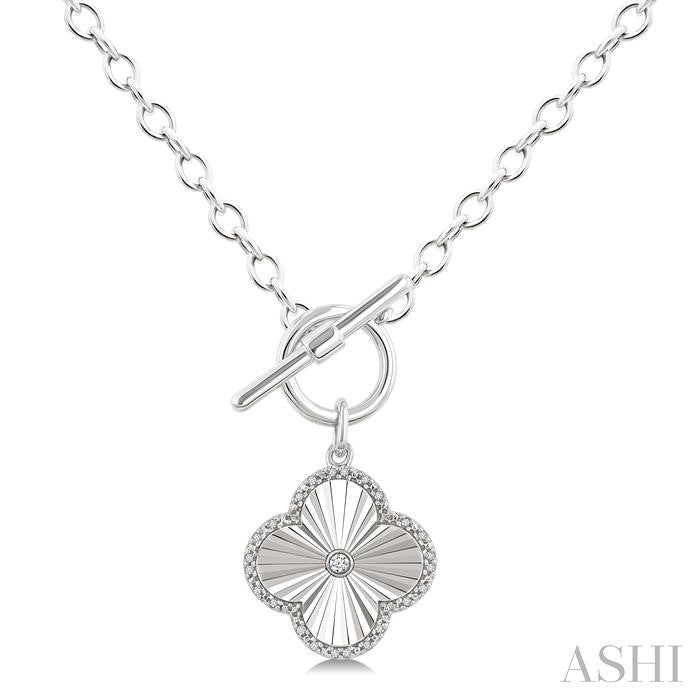 ASHI Silver Clover Fluted Toggle Diamond Fashion Necklace 883A8PPSGSLNK