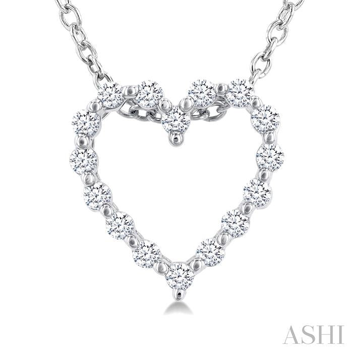ASHI Silver Heart Shape Petite Diamond Fashion Pendant 88918PPSSSLPD