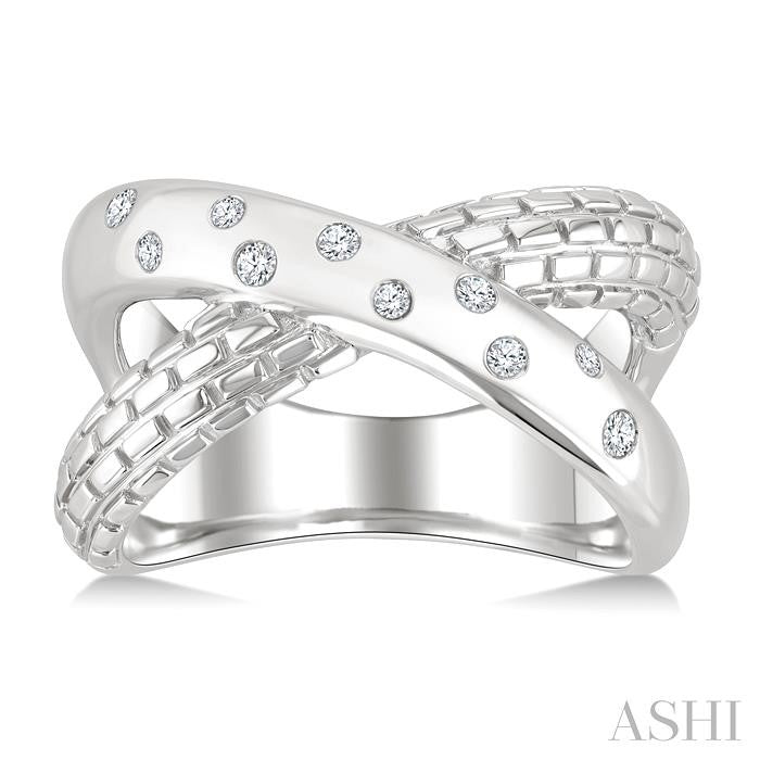 ASHI Silver Bold Criss Cross Diamond Ring 889A9PPSSSLRG