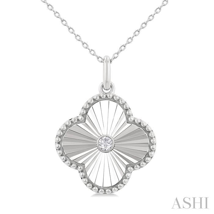 ASHI Clover Fluted Medallion Diamond Fashion Pendant 90449PPTGPDWG-CLV