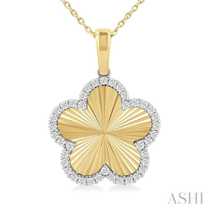 ASHI Clover Fluted Diamond Fashion Pendant 90476PPFGPDYW-CLV5