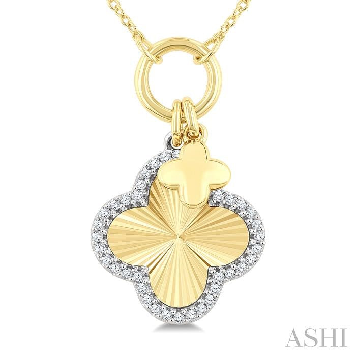 ASHI Clover Charm Fluted Diamond Fashion Pendant 916G8PPTGPDYW-CLV