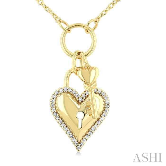ASHI Heart Lock & Key Charm Diamond Fashion Pendant 919G8PPTGPDYG