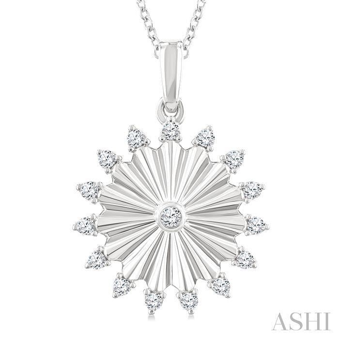 ASHI Circle Fluted Diamond Fashion Pendant 923G7PPTGPDWG-RD