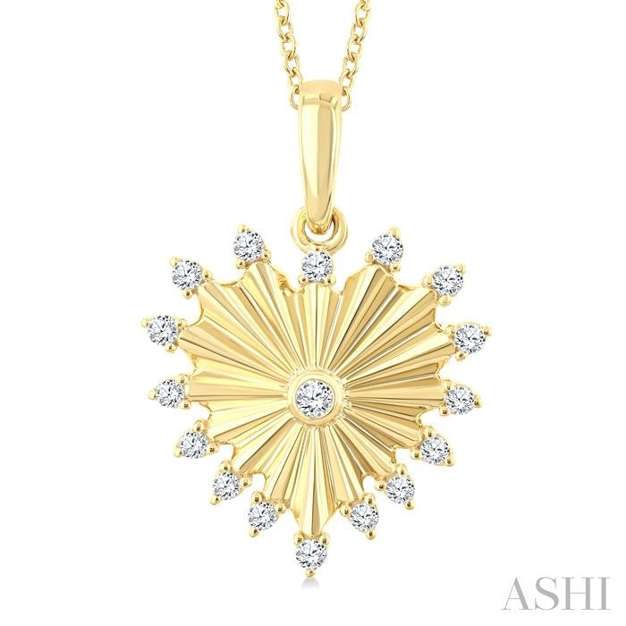 ASHI Heart Fluted Diamond Fashion Pendant 923G7PPTGPDYG-HT