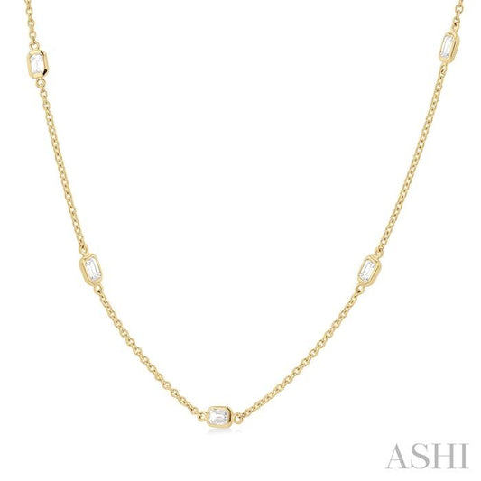 ASHI Emerald Shape Diamond Station Necklace 990A1PPFGNKYG-OC