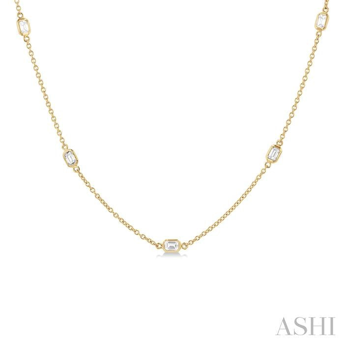 ASHI Emerald Shape Diamond Station Necklace 990A1PPFGNKYG-OC