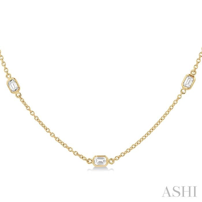 ASHI Emerald Shape Diamond Station Necklace 990A1PPFGNKYG-OC