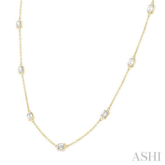 ASHI Emerald Shape Diamond Station Necklace 990A2PPFGNKYG-OC