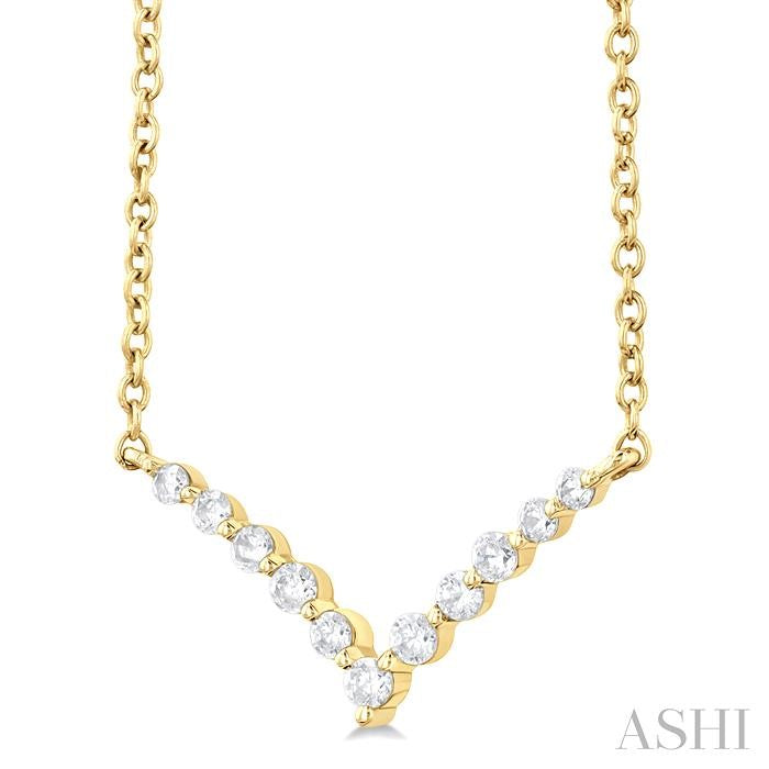 ASHI Chevron Petite Diamond Fashion Necklace 996J0PPTGNKYG