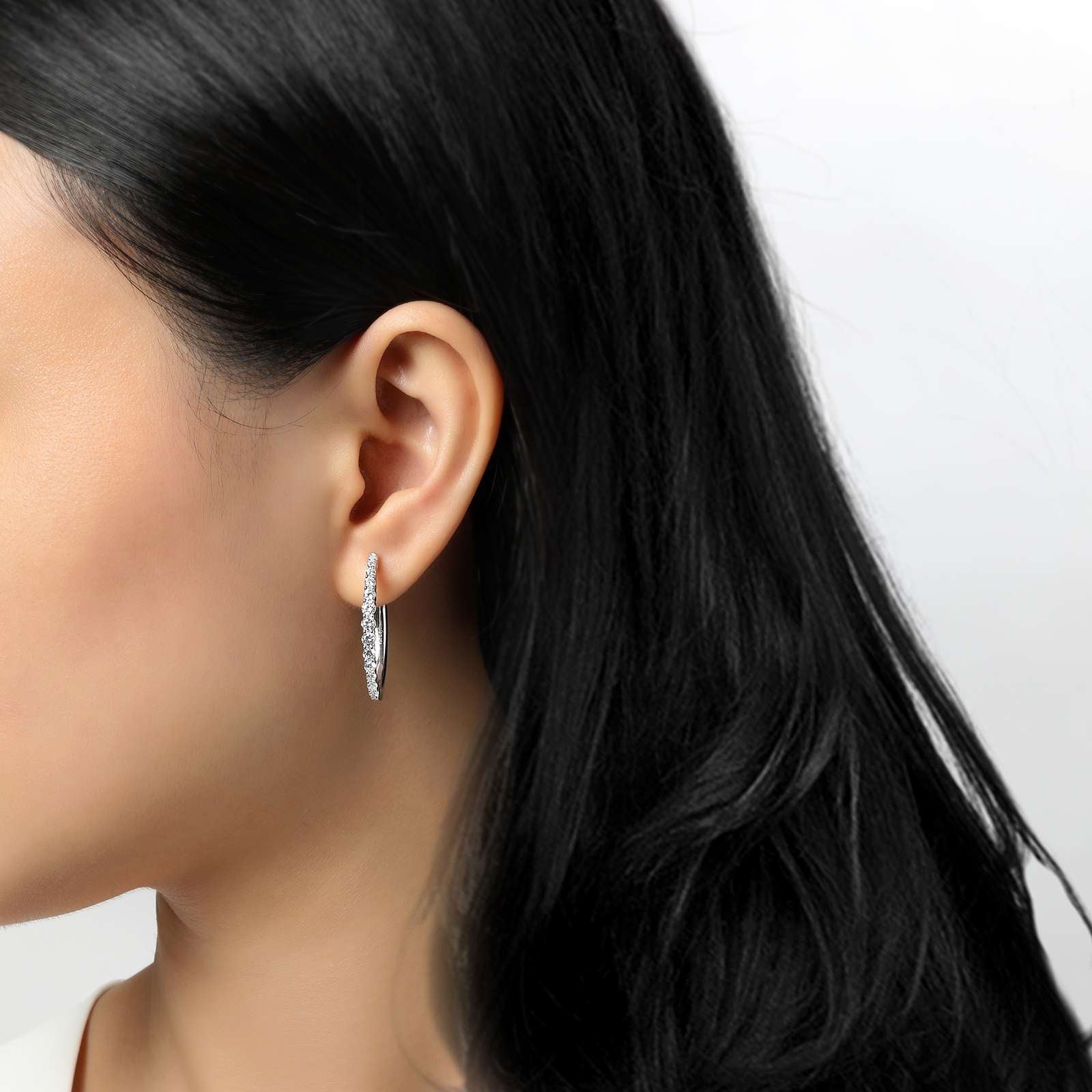 28-5-mm-x-23-mm-oval-hoop-earrings