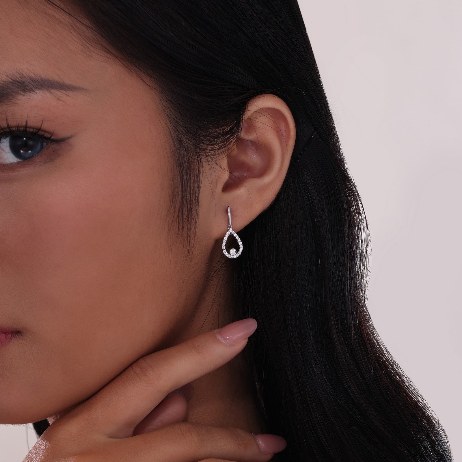 classic-pear-shaped-drop-earrings