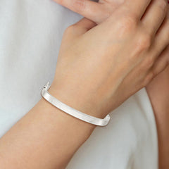 Sterling Silver Polished & Textured Hinged Bangle QB1421