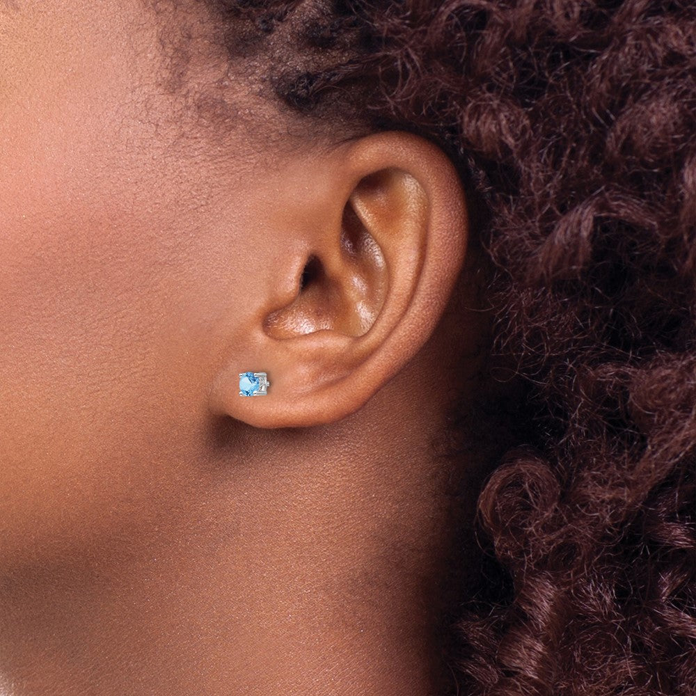 QBE26MAR Sterling Silver Rhodium-plated 4mm Round Aquamarine Post Earrings