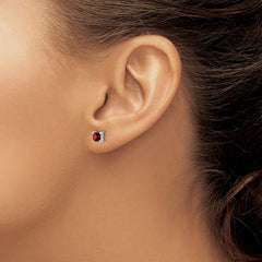 QBE28JAN Sterling Silver Rhodium-plated 4mm Princess Garnet Post Earrings