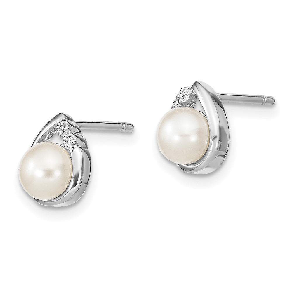 QDX312 Sterling Silver Rhodium-plated 5mm FW Cultured Pearl & Diamond Post Ear