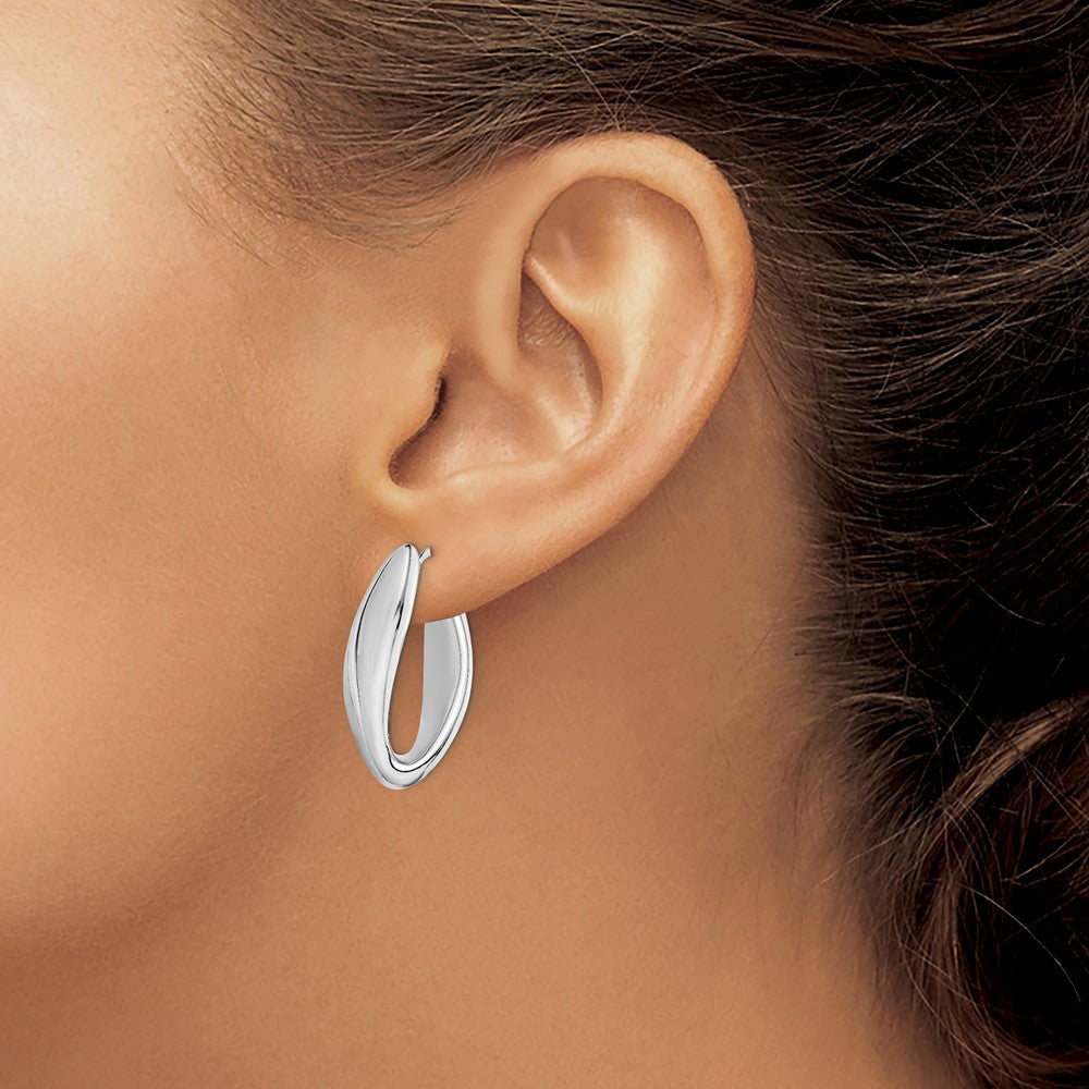 QE11631 Sterling Silver RH-plated Polished Twist Hollow Oval Hoop Earrings