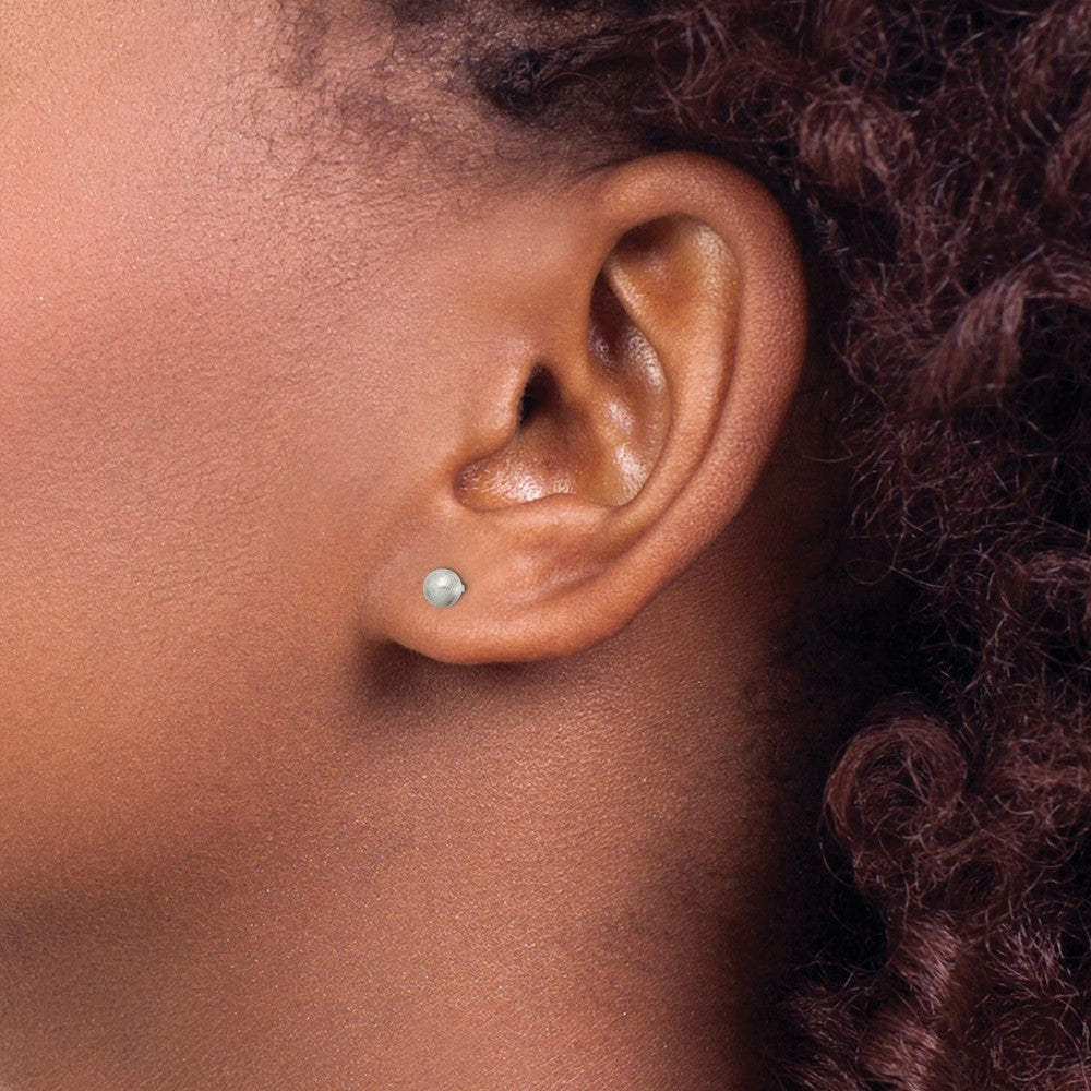 QE11751 Sterling Silver Polished 4mm Laser-cut Post Earrings