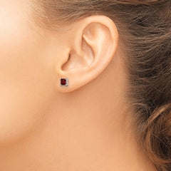 QE12360 Sterling Silver Polished 4mm Square Red Glass Stud Earrings