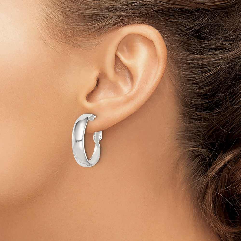 QE14142 Sterling Silver Polished 6mm Omega Back Hoop Earrings