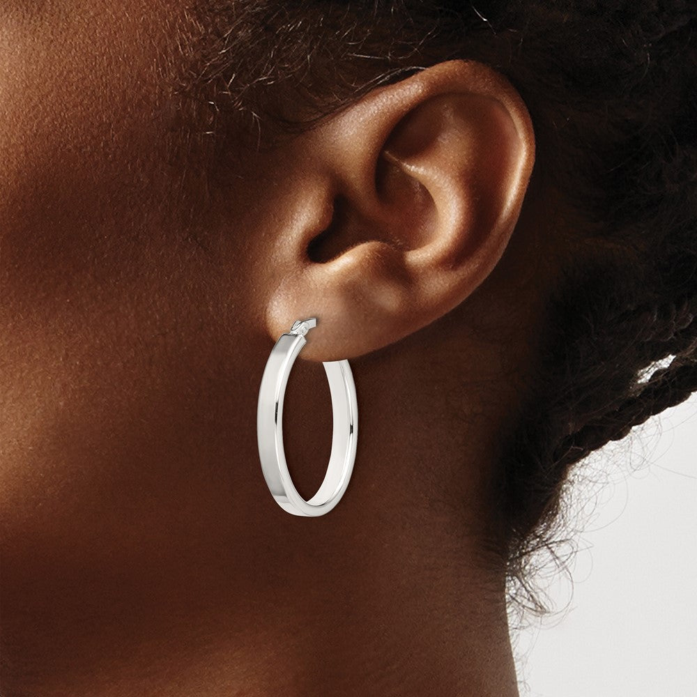 QE14149 Sterling Silver Polished 4mm Oval Hoop Earrings
