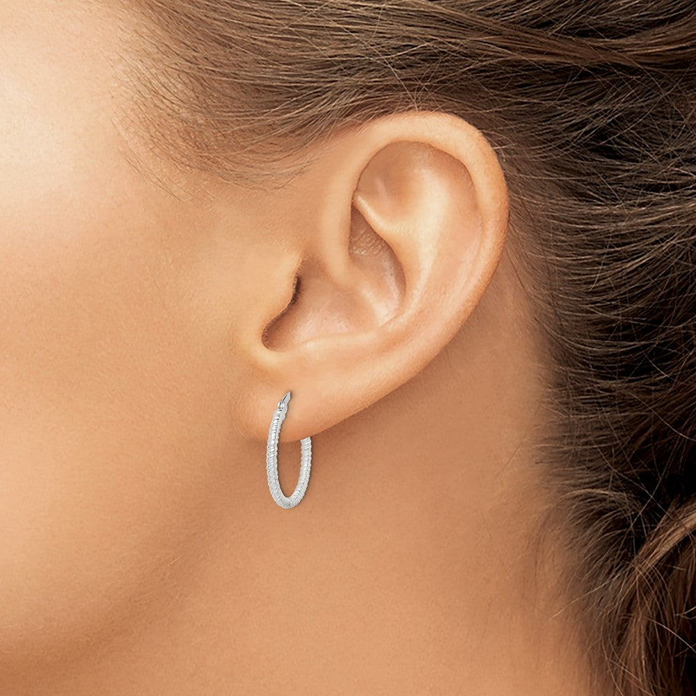 QE14739 Sterling Silver Twisted 2x20mm Round Hoop Earrings