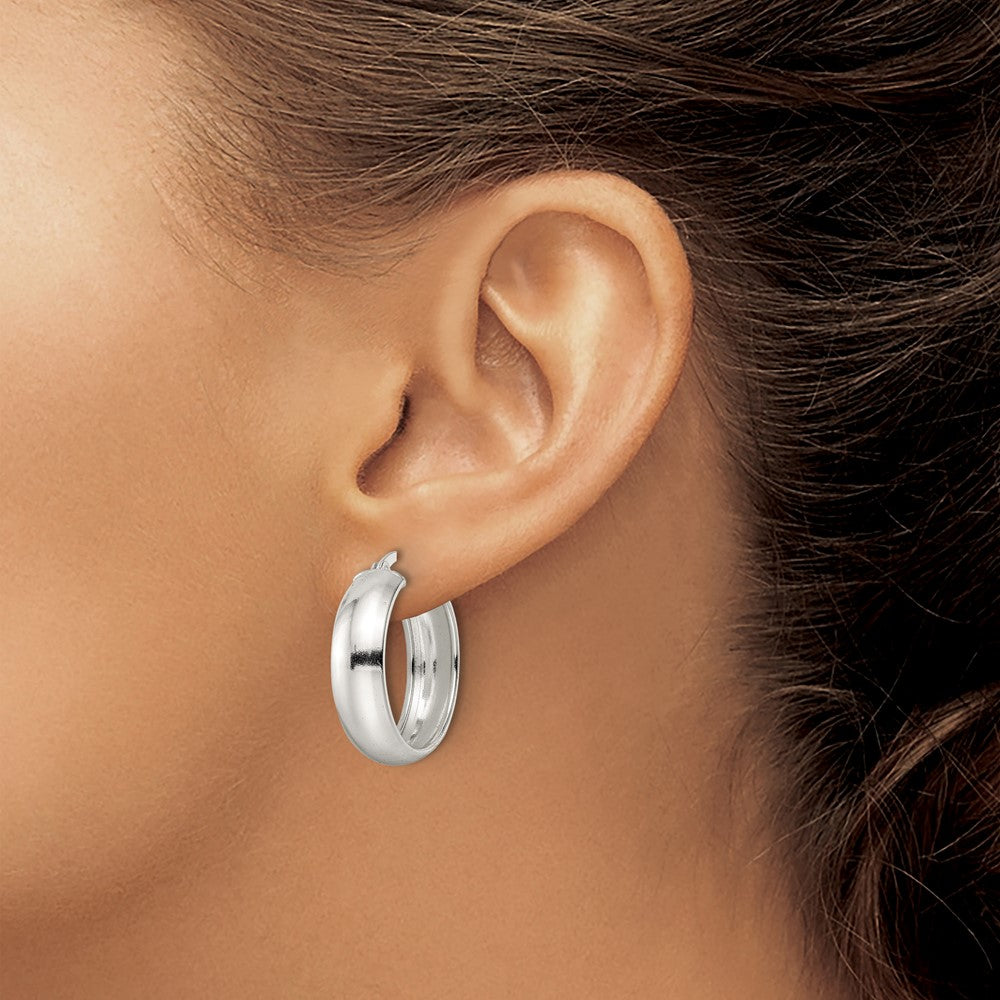 QE15862 Sterling Silver Polished 7x25mm Hoop Earrings