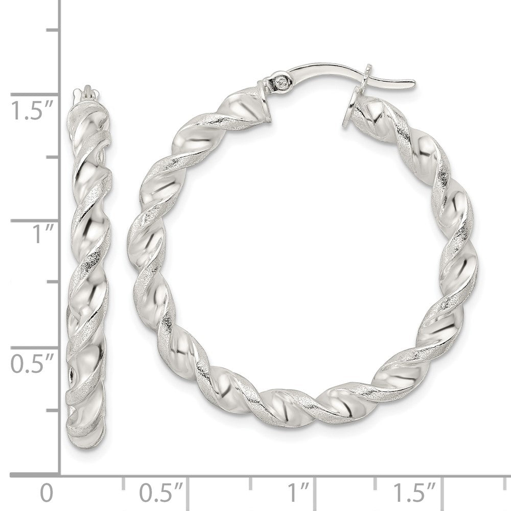 QE15886 Sterling Silver Polished and Textured Twisted Circle Hoop Earrings