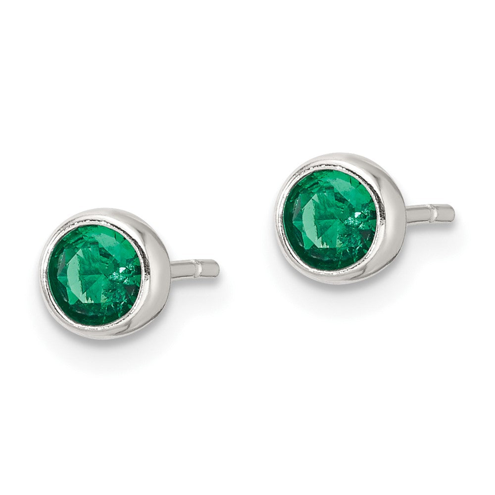 QE17466 Sterling Silver Polished Green Glass Round Bezel Stud Earrings