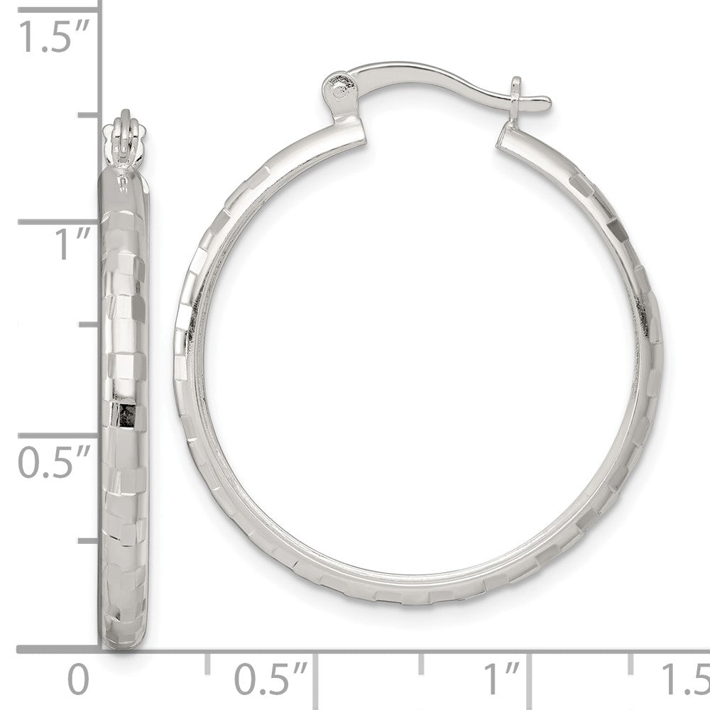QE17829 Sterling Silver Polished Diamond-cut 30x3mm Round Hoop Earrings