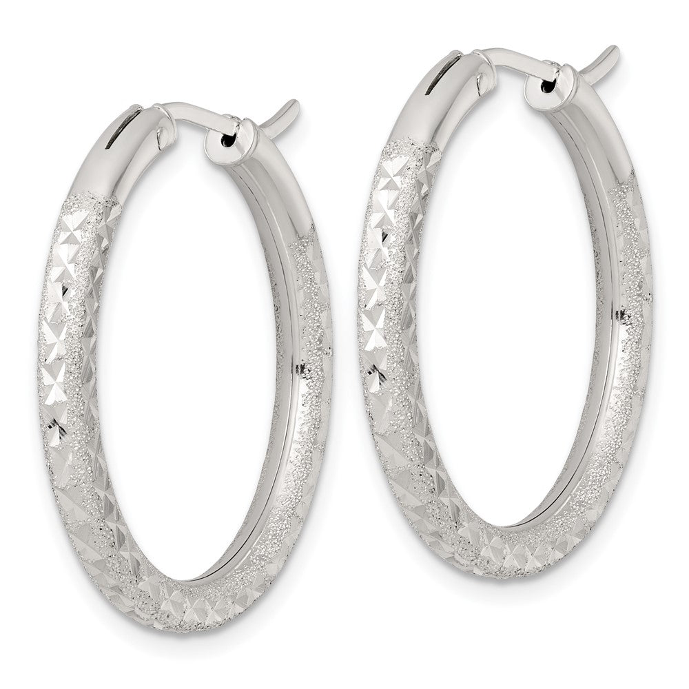 QE17853 Sterling Silver Laser and Diamond-cut 30x3.25mm Hidden Catch Round Hoop Earrings