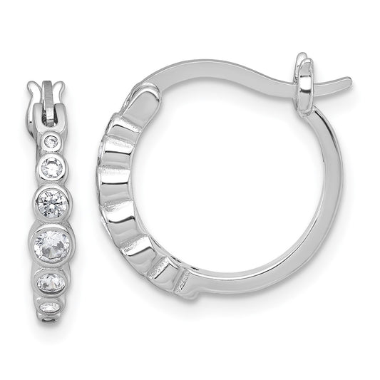 QE18108 Sterling Silver Rhodium-plated Graduated CZ Hoop Earrings