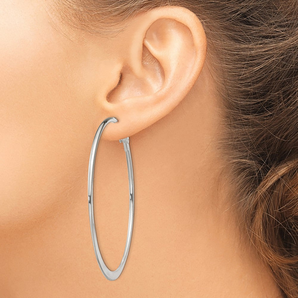 QE3747 Sterling Silver Polish & Tapered 1.5mm Omega Back Round Hoop Earrings