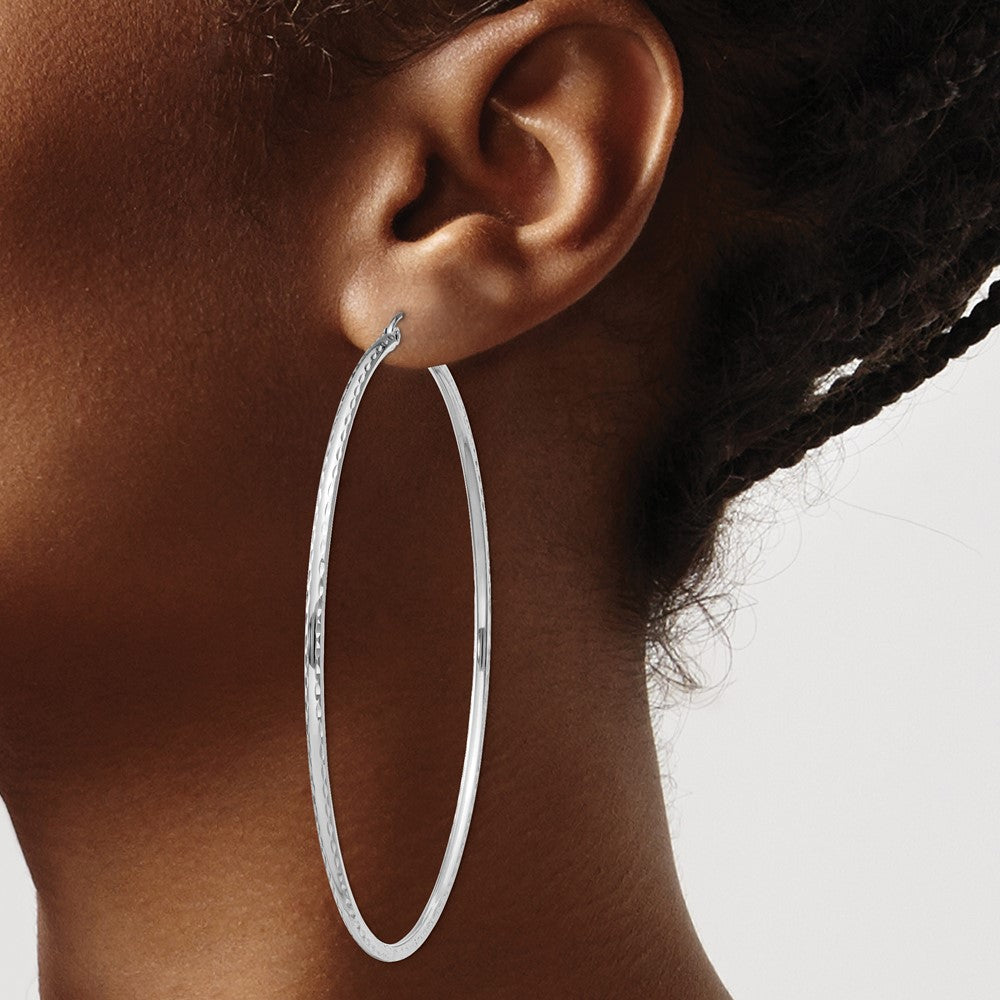 QE4470 Sterling Silver Rhodium-plated 2mm Diamond Cut Hoop Earrings