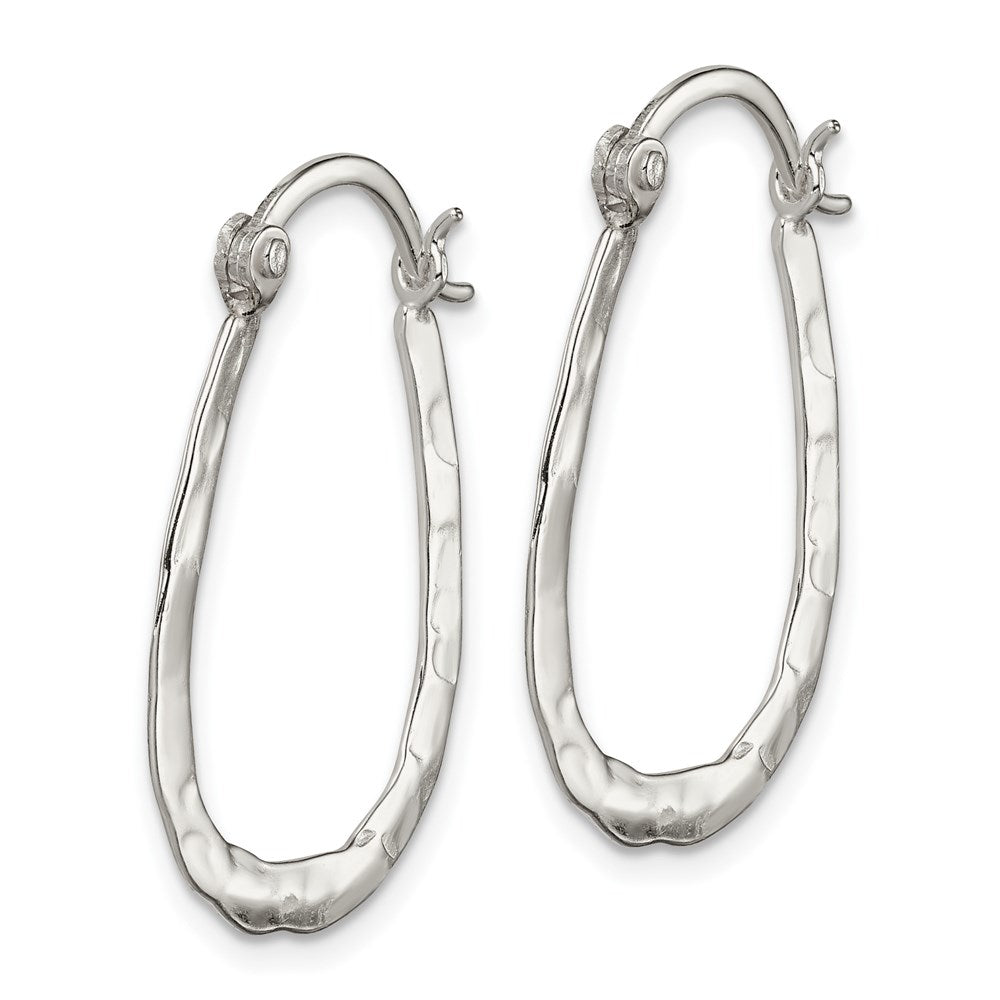 QE6621 Sterling Silver Polished & Hammered Oval Hoop Earrings