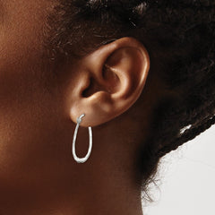 QE6621 Sterling Silver Polished & Hammered Oval Hoop Earrings