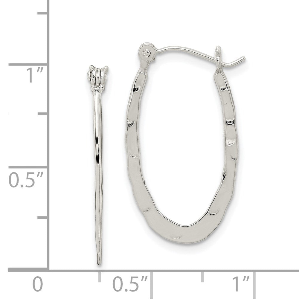 QE6622 Sterling Silver Polished & Hammered Oval Hoop Earrings