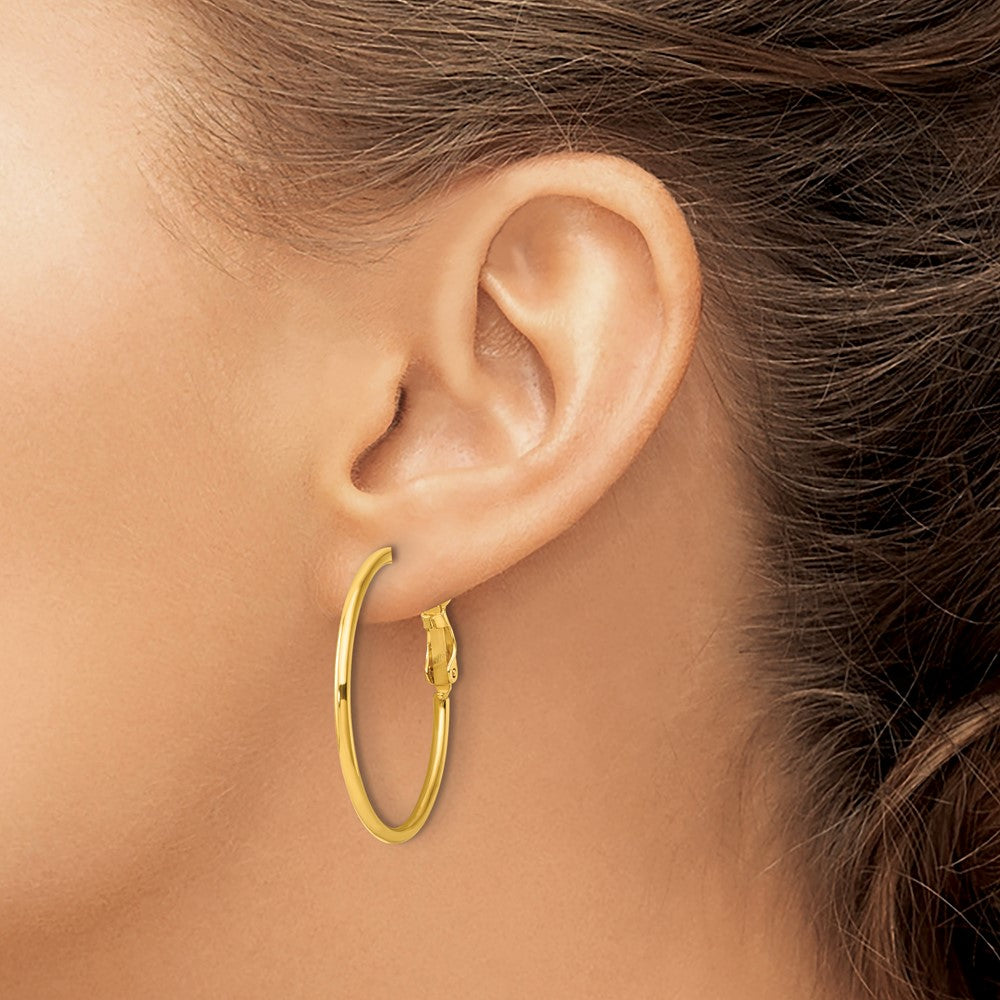 QE6634GP Sterling Silver Gold-tone Polished 2mm Omega Back Round Hoop Earrings
