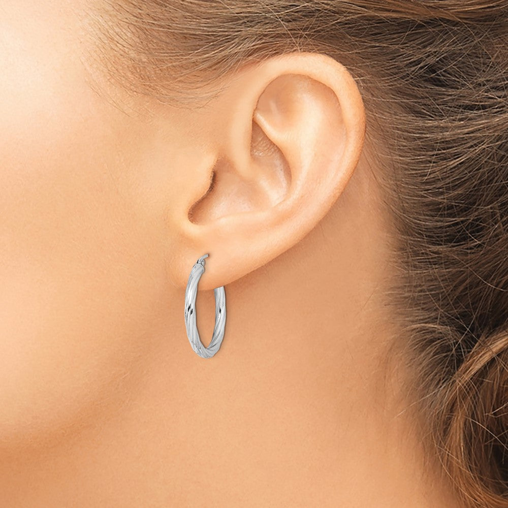 QE8357 Sterling Silver Rhodium-plated 2.7x25mm Twisted Hoop Earrings