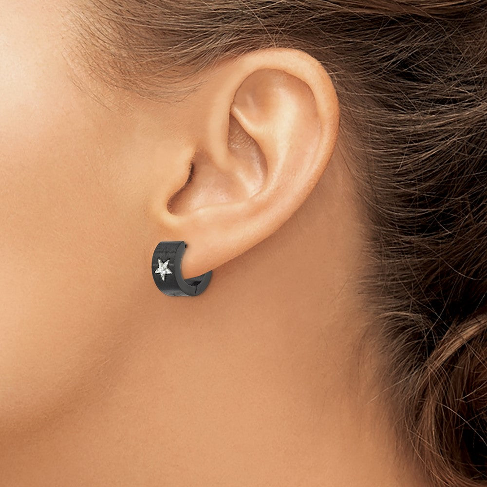 SRE106 Chisel Stainless Steel Brushed Black IP-plated with Grey Carbon Fiber Star Hinged Hoop Earrings