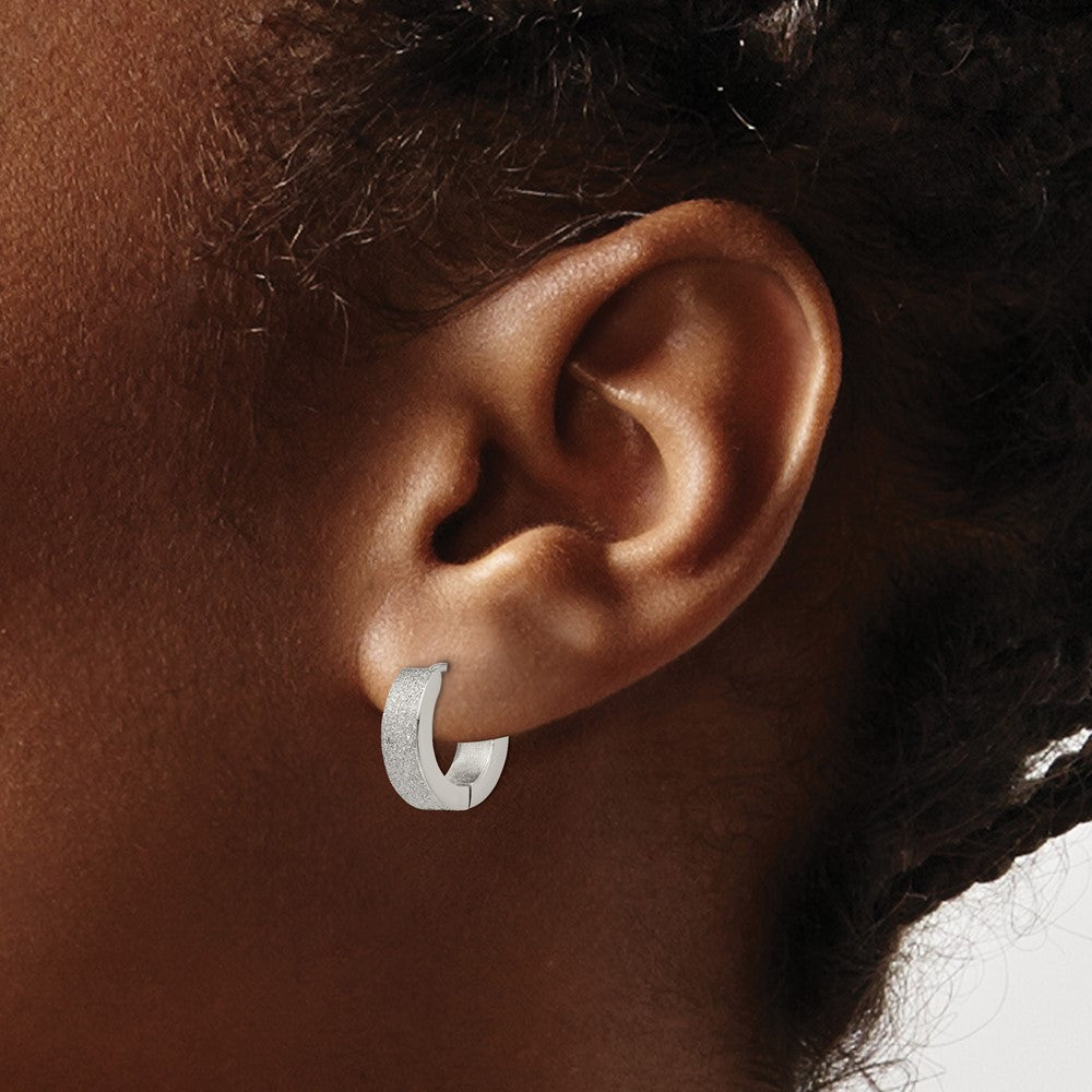 SRE1230 Chisel Stainless Steel Polished and Sandblasted 4mm Hinged Hoop Earrings