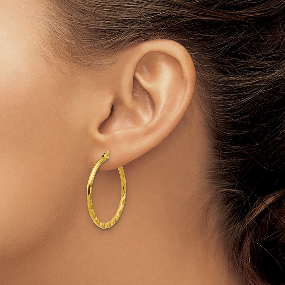 SRE1682 Chisel Stainless Steel Polished Yellow IP-plated Wavy Hoop Earrings