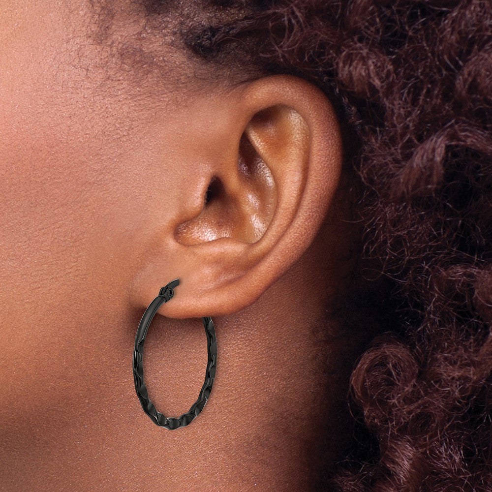 SRE1684 Chisel Stainless Steel Polished Black IP-plated Wavy Hoop Earrings