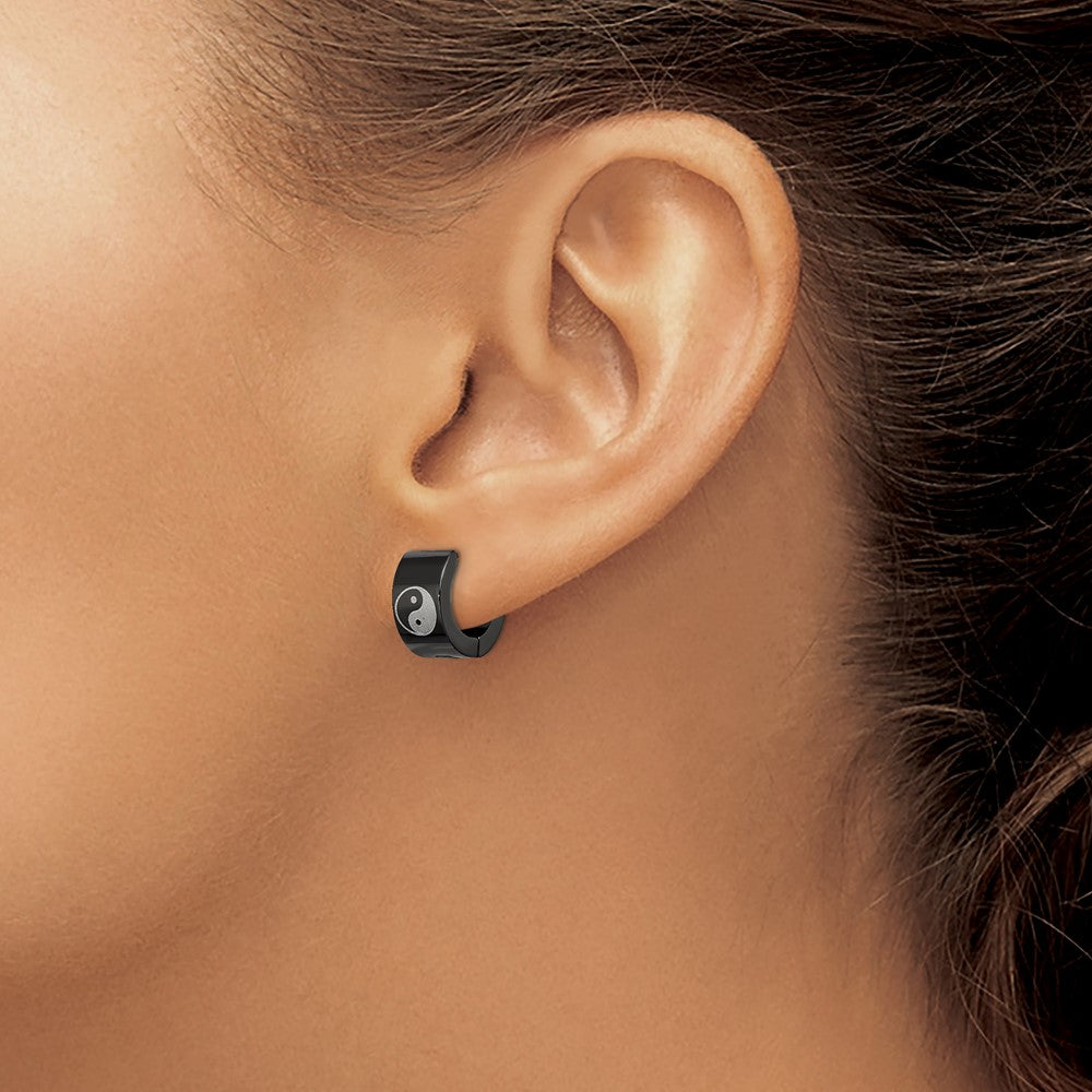 SRE340 Chisel Stainless Steel Polished Black IP-plated 7mm Hinged Hoop w/Yin Yang Earrings