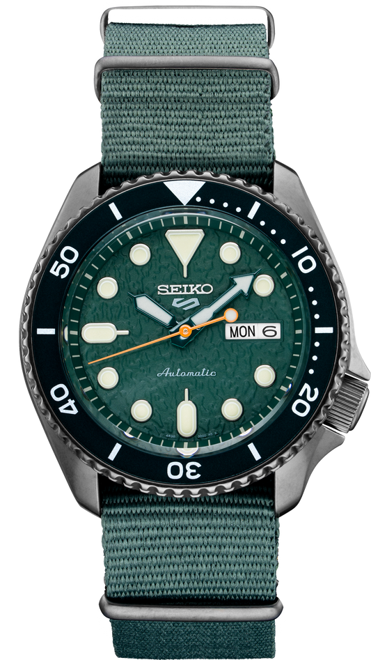 Seiko 5 Sports SRPD77