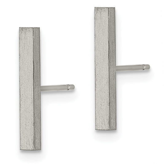 TBE111 Chisel Titanium Brushed Bar Post Earrings