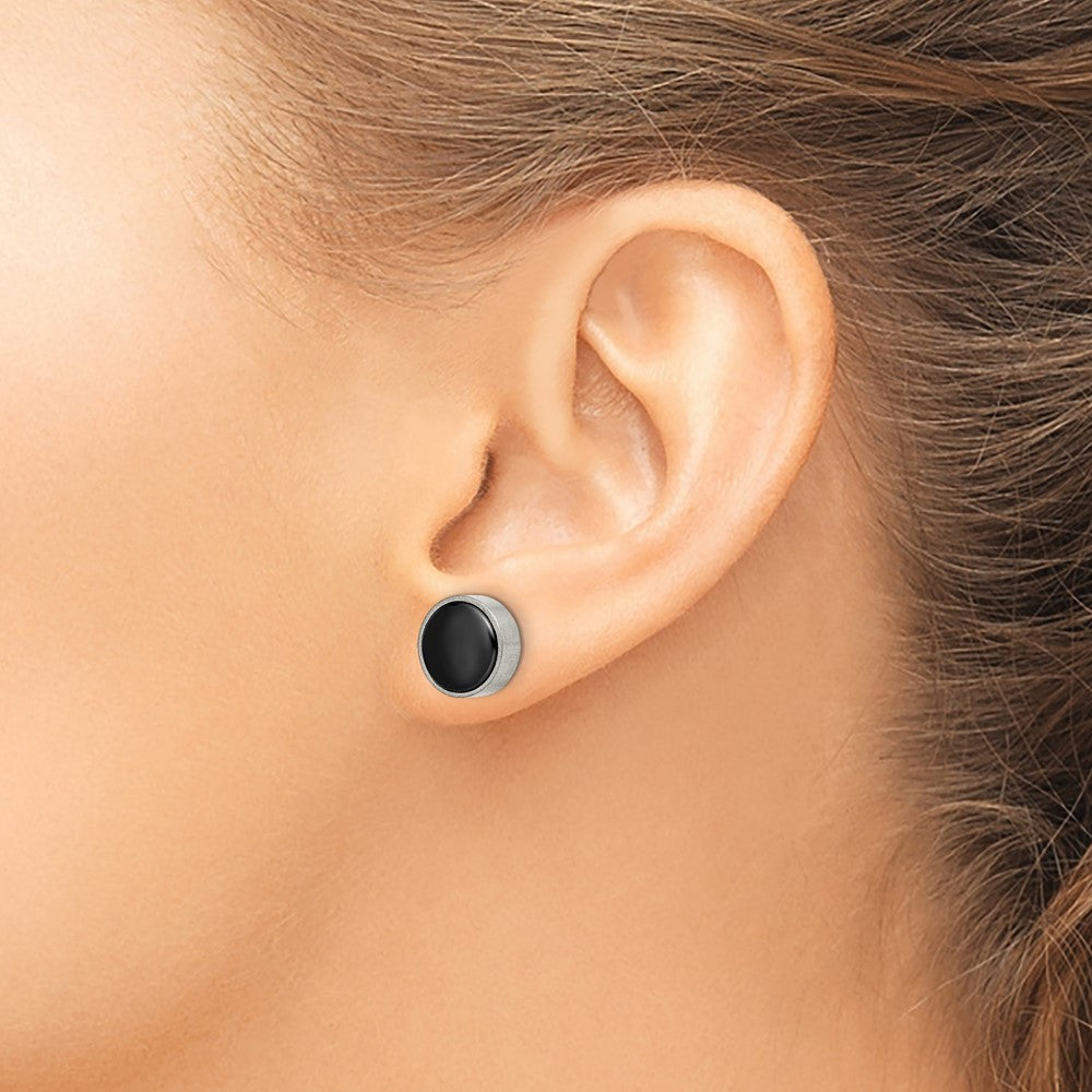 TBE116 Chisel Titanium Brushed with Black Ceramic Circle Post Earrings