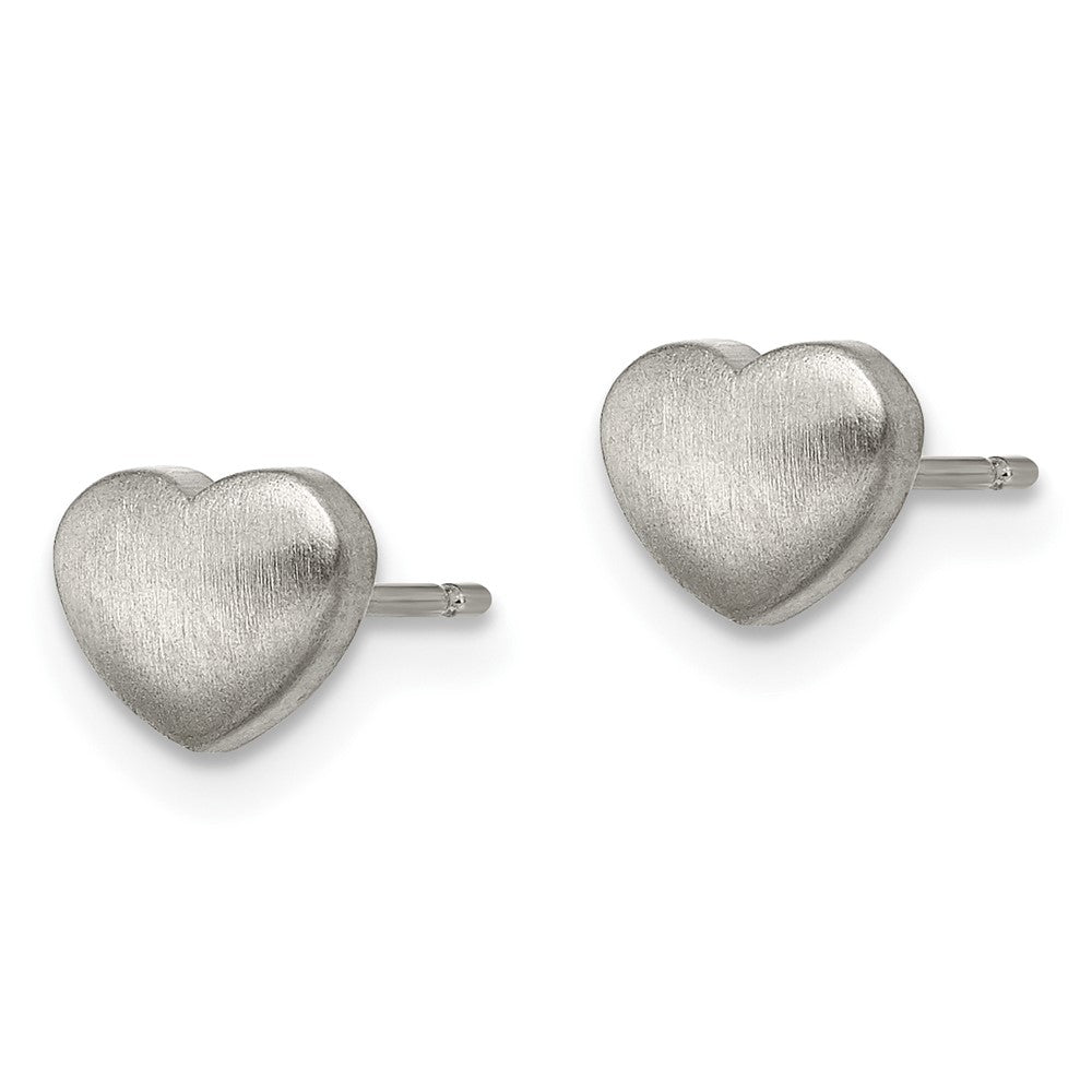 TBE117 Chisel Titanium Brushed Heart Post Earrings