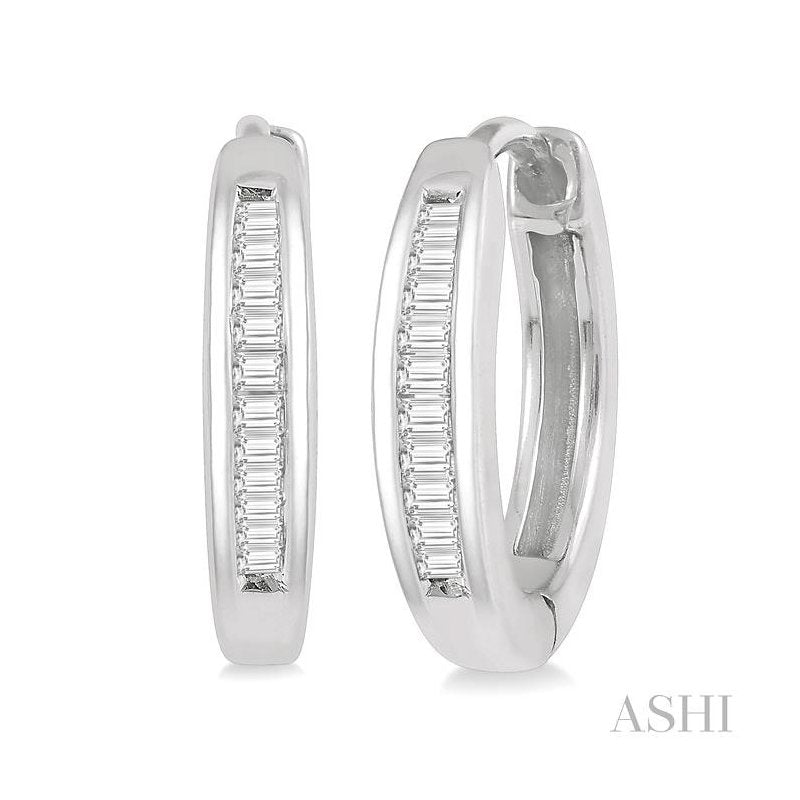 ASHI Petite Diamond Huggie Fashion Earrings 663V8PPTXERWG